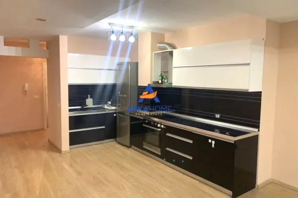 Shtepi me qera Apartament ne Tirane, 2+1, Mobilimi E mobiluar, Pagesa 683  Euro.