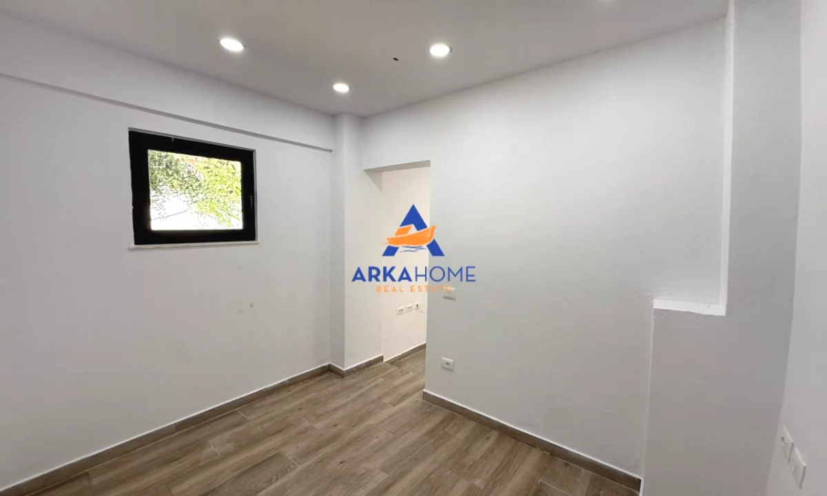 JEPET OBJEKT ME QERA 60M2 "RRUGA TODI SHKURTI , ALI DEM" 80000 LEKE