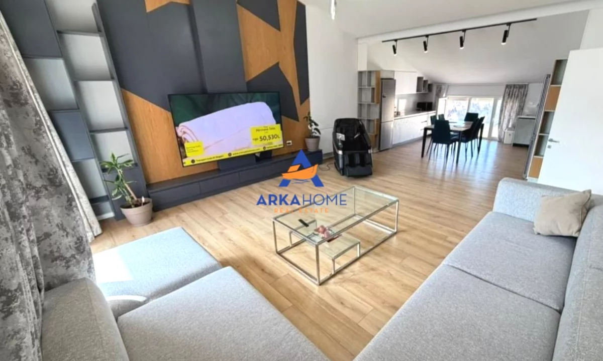 Shtepi me qera Vila Luksoze ne Tirane, 3+1, Mobilimi E mobiluar, Pagesa 1,500  Euro.
