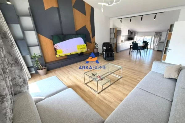 Shtepi me qera Vila Luksoze ne Tirane, 3+1, Mobilimi E mobiluar, Pagesa 1,500  Euro.