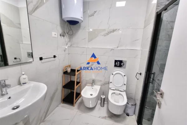 Shtepi me qera Apartament ne Tirane, 2+1, Mobilimi E mobiluar, Pagesa 800  Euro.
