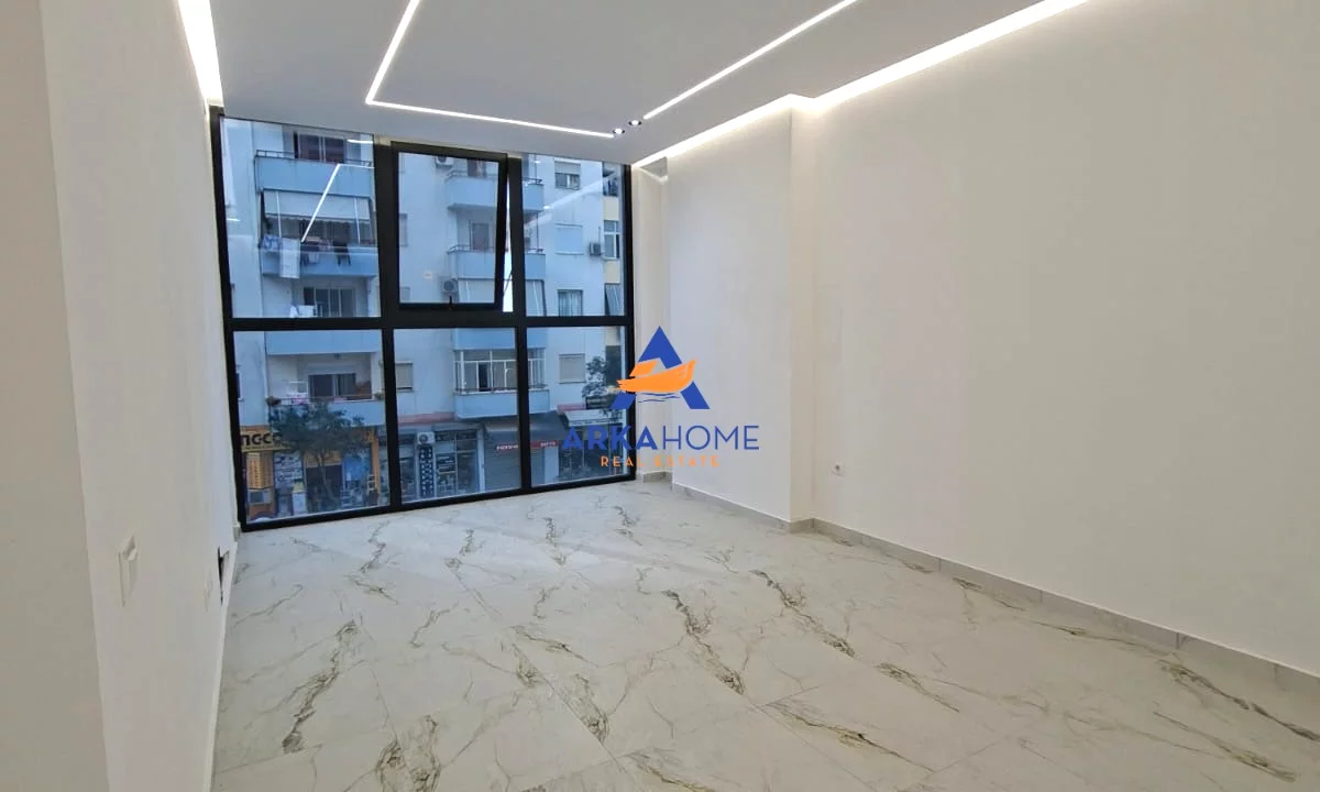 JEPET AMBJENT ME QERA 60M2 "ASTIR, AFER KOMPLEKSIT MOLLA" 70.000 LEKE