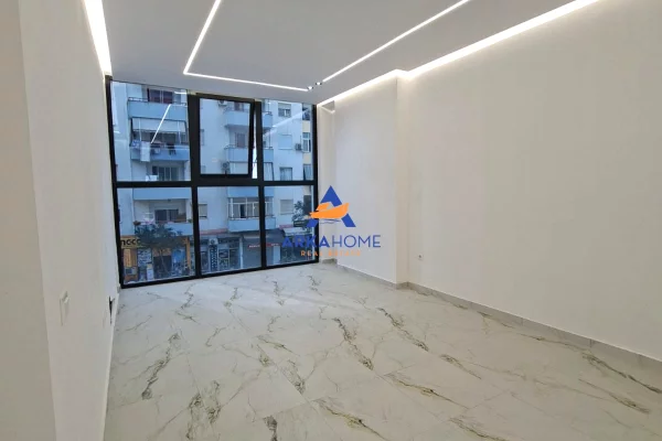 JEPET AMBJENT ME QERA 60M2 "ASTIR, AFER KOMPLEKSIT MOLLA" 70.000 LEKE