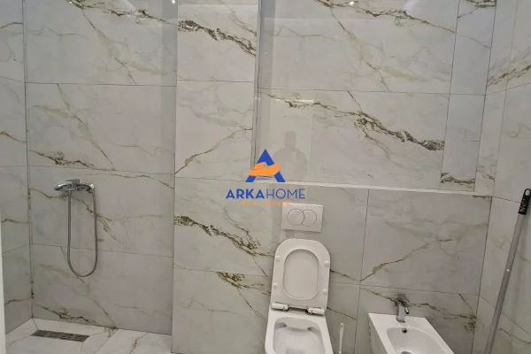 JEPET AMBJENT ME QERA 60M2 "ASTIR, AFER KOMPLEKSIT MOLLA" 70.000 LEKE