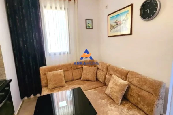 JEPET APARTAMENT 1+1 ME QERA "PRANE QSUT" 430 EURO