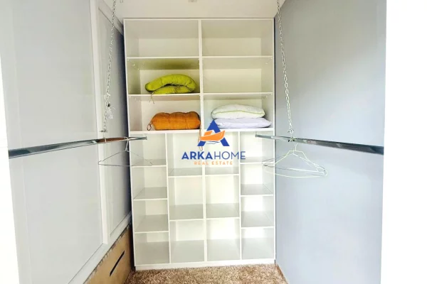 Shtepi me qera Apartament ne Tirane, 2+1, Mobilimi E mobiluar, Pagesa 1,200  Euro.