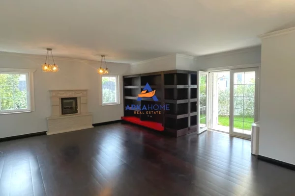 Shtepi me qera Apartament ne Tirane, 3+1, Mobilimi Bosh, pa mobiluar, Pagesa 3,995  Euro.