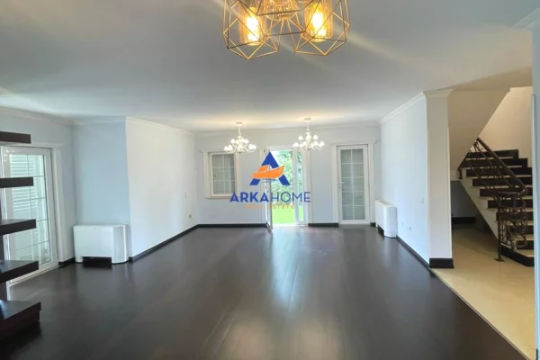 Shtepi me qera Apartament ne Tirane, 3+1, Mobilimi Bosh, pa mobiluar, Pagesa 3,995  Euro.
