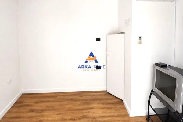 Ambient biznesi me qera 1+1 ne Tirane - 250 Euro