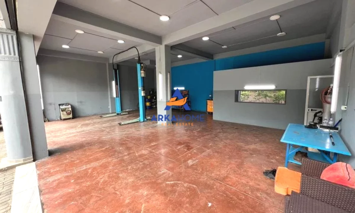 JEPET ME QERA SERVIS 600M2 " AFER EKONIMIKUT" 1200 EURO