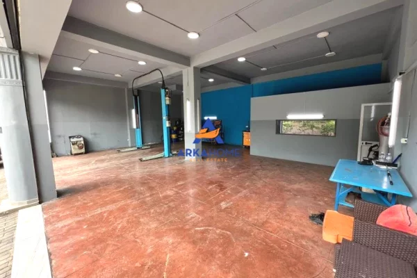 JEPET ME QERA SERVIS 600M2 " AFER EKONIMIKUT" 1200 EURO