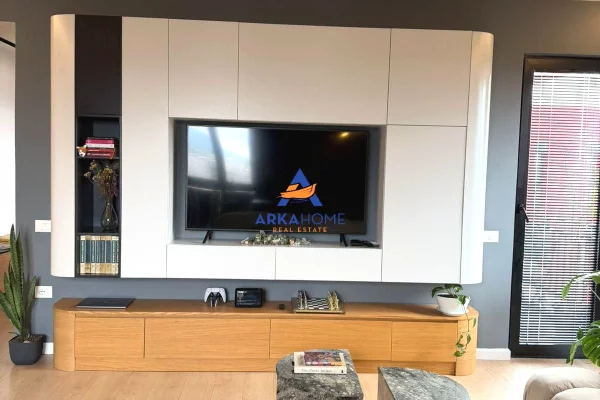 Shtepi ne shitje Apartament ne Tirane, 2+1, Mobilimi E mobiluar, Pagesa 325,000  Euro.