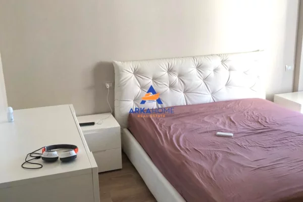 Shtepi me qera Apartament ne Tirane, 3+1, Mobilimi E mobiluar, Pagesa 800  Euro.