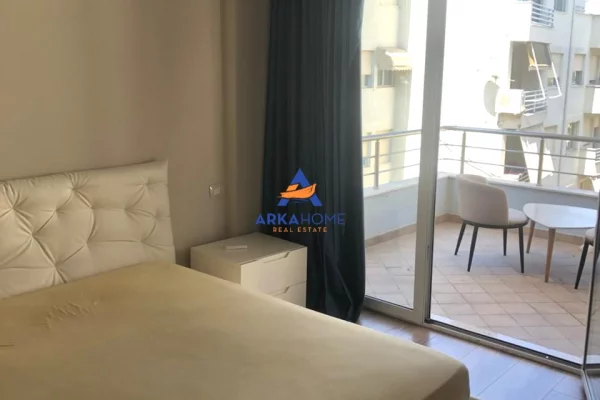 Shtepi me qera Apartament ne Tirane, 3+1, Mobilimi E mobiluar, Pagesa 800  Euro.