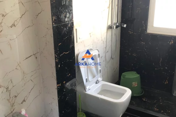 Shtepi me qera Apartament ne Tirane, 3+1, Mobilimi E mobiluar, Pagesa 800  Euro.