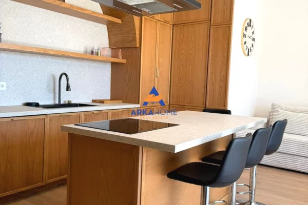 Shtepi ne shitje Vila Luksoze ne Tirane, 3+1, Mobilimi E mobiluar, Pagesa 650,000  Euro.