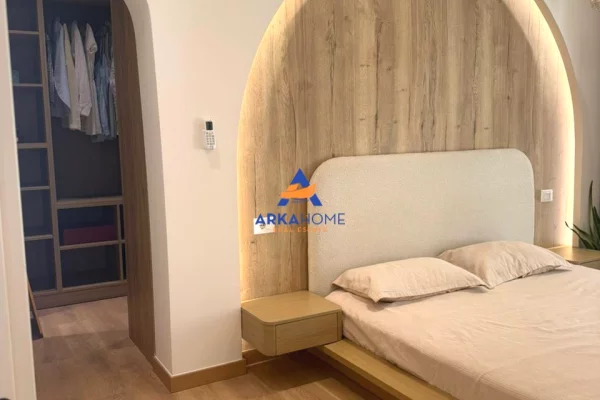Shtepi ne shitje Vila Luksoze ne Tirane, 3+1, Mobilimi E mobiluar, Pagesa 650,000  Euro.