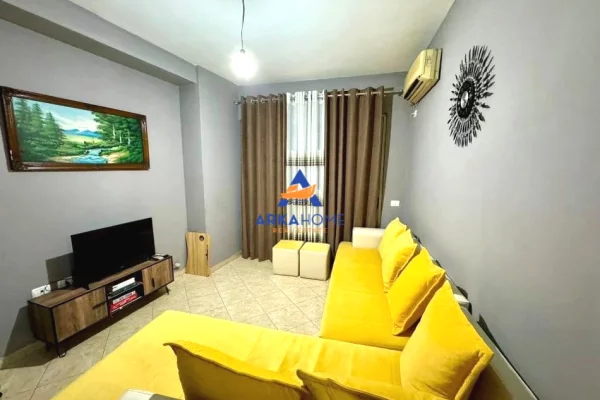 Shtepi ne shitje Apartament ne Tirane, 1+1, Mobilimi E mobiluar, Pagesa 98,000  Euro.