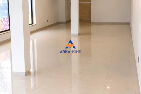 JEPET ME QERA AMBIENT BIZNESI+MAGAZINE "PRANE AMERICAN 3" 400.000 LEKE