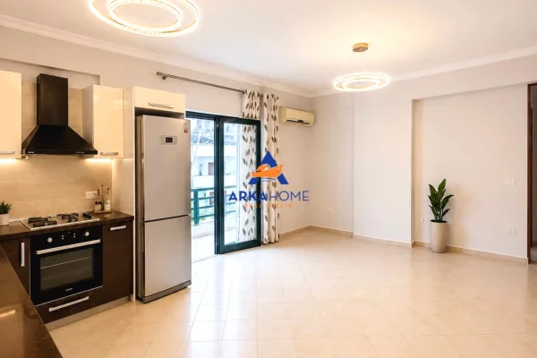 Shtepi ne shitje Apartament ne Tirane, 2+1, Mobilimi Bosh, pa mobiluar, Pagesa 155,000  Euro.