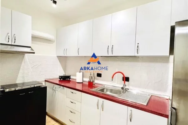 Shtepi ne shitje Apartament ne Tirane, 1+1, Mobilimi E mobiluar, Pagesa 208,000  Euro.