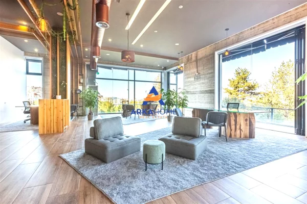 JEPET AMBIENT ZYRASH I PERBASHKET ME QERA 220 M2 "MBI KOPSHTIN BOTANIK" 600 EURO