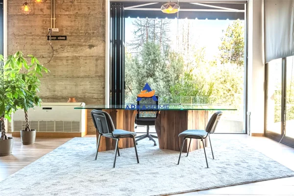 JEPET AMBIENT ZYRASH I PERBASHKET ME QERA 220 M2 "MBI KOPSHTIN BOTANIK" 600 EURO