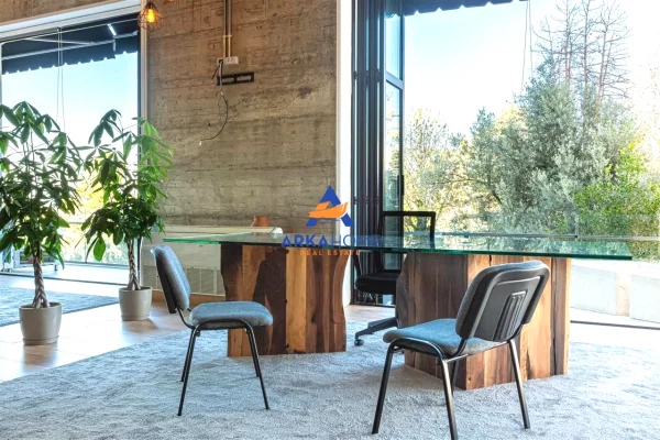 JEPET AMBIENT ZYRASH I PERBASHKET ME QERA 220 M2 "MBI KOPSHTIN BOTANIK" 600 EURO