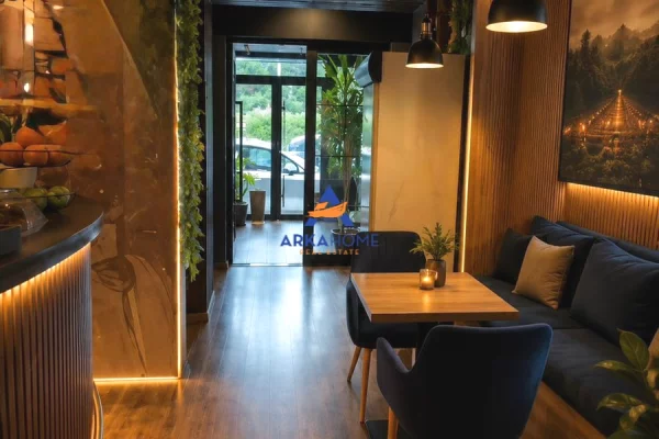 JEPET LOKAL ME QERA+SHITET SI BIZNES 100M2 "VASIL SHANTO"