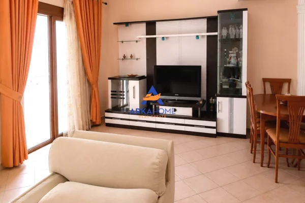 Shtepi me qera Apartament ne Tirane, 2+1, Mobilimi E mobiluar, Pagesa 578  Euro.
