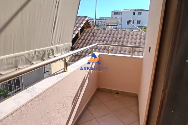 Shtepi me qera Apartament ne Tirane, 2+1, Mobilimi E mobiluar, Pagesa 578  Euro.