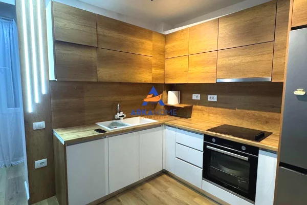 Shtepi me qera Apartament ne Tirane, 2+1, Mobilimi E mobiluar, Pagesa 736  Euro.