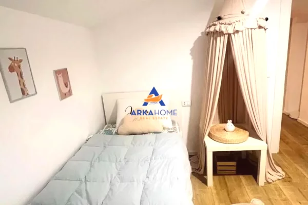 Appartamento in affitto a Tirana 2+1, Arredato