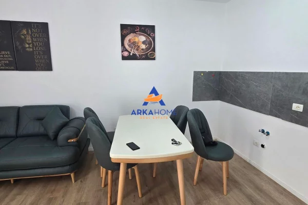 Shtepi ne shitje Apartament ne Tirane, 1+1, Mobilimi E mobiluar, Pagesa 136,842  Euro.