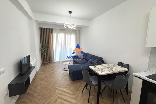 JEPET APARTAMENT ME QERA 1+1+BALLKON "PRANE GOLDEN PARK, PERBALL AMERIKAN 3" 60.000 LEKE