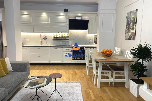 Shtepi ne shitje Apartament ne Tirane, 3+1, Mobilimi E mobiluar, Pagesa 300,000  Euro.