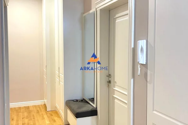 Shtepi ne shitje Apartament ne Tirane, 3+1, Mobilimi E mobiluar, Pagesa 300,000  Euro.