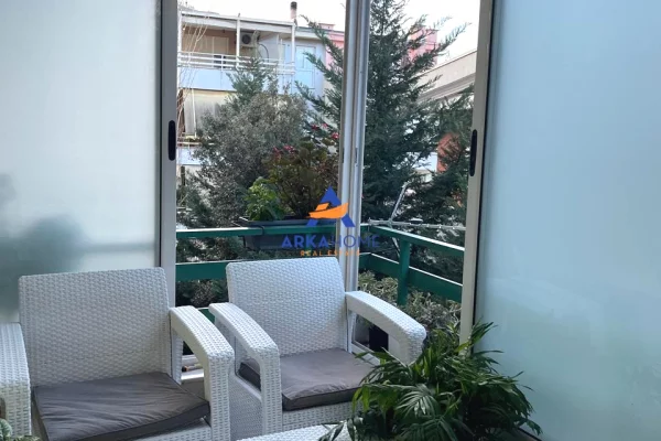Shtepi ne shitje Apartament ne Tirane, 3+1, Mobilimi E mobiluar, Pagesa 300,000  Euro.