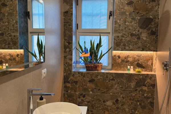 Shtepi me qera Apartament ne Tirane, 1+1, Mobilimi E mobiluar, Pagesa 600  Euro.