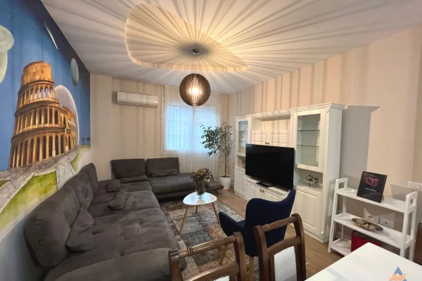 Shtepi me qera Apartament ne Tirane, 2+1, Mobilimi E mobiluar, Pagesa 736  Euro.