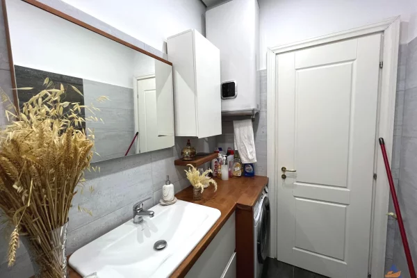 Shtepi me qera Apartament ne Tirane, 2+1, Mobilimi E mobiluar, Pagesa 736  Euro.