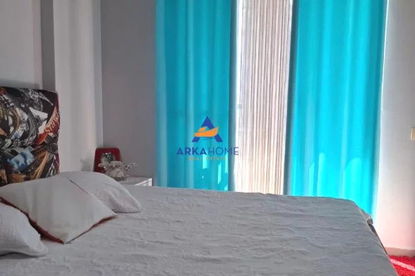Shtepi ne shitje Apartament ne Tirane, 3+1, Mobilimi E mobiluar, Pagesa 220,000  Euro.