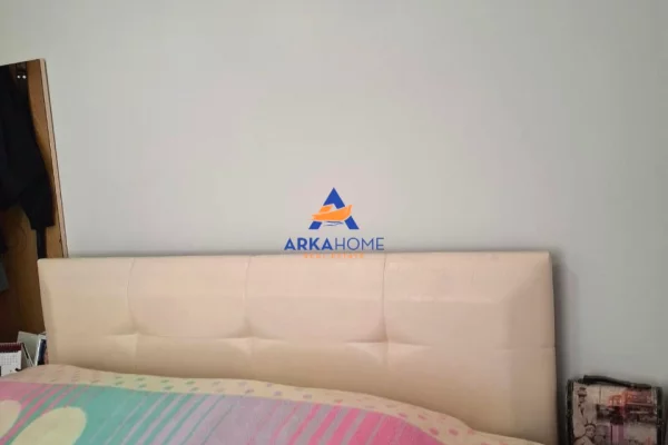 Shtepi ne shitje Apartament ne Tirane, 3+1, Mobilimi E mobiluar, Pagesa 220,000  Euro.