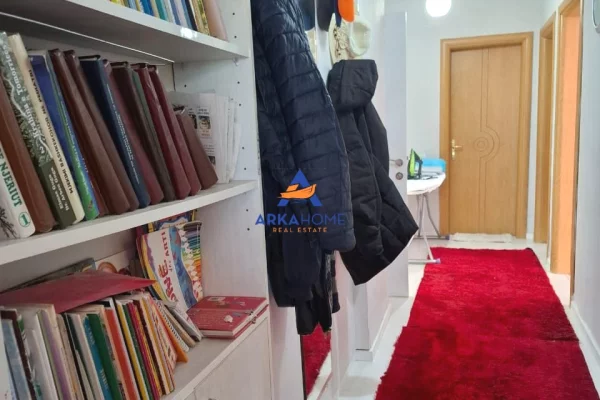 Shtepi ne shitje Apartament ne Tirane, 3+1, Mobilimi E mobiluar, Pagesa 220,000  Euro.