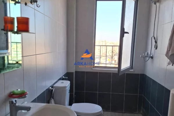 Shtepi ne shitje Apartament ne Tirane, 3+1, Mobilimi E mobiluar, Pagesa 220,000  Euro.