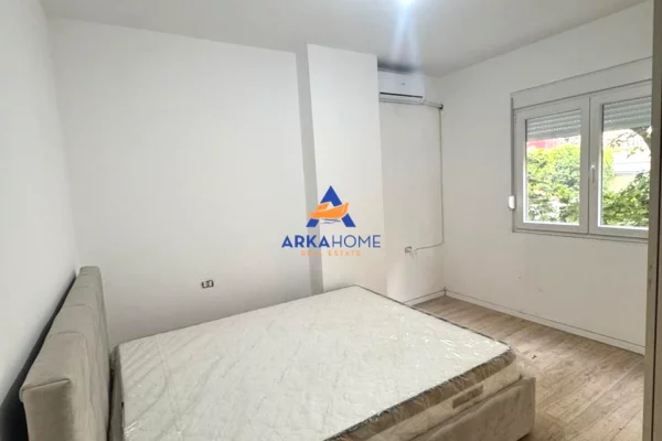Shtepi ne shitje Apartament ne Tirane, 2+1, Mobilimi E mobiluar, Pagesa 140,000  Euro.