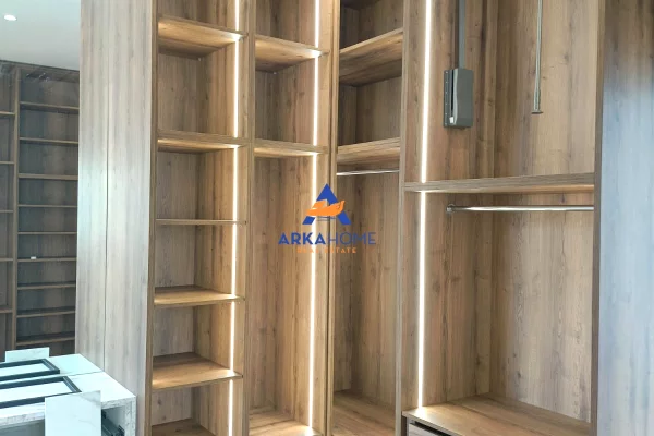 Shtepi me qera Apartament ne Tirane, 3+1, Mobilimi E mobiluar, Pagesa 3,000  Euro.