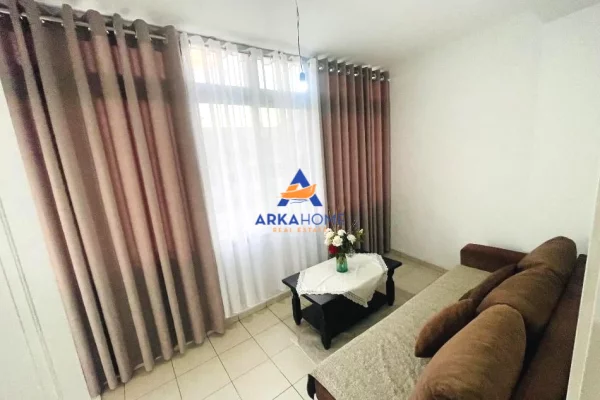 Shtepi me qera Apartament ne Tirane, 2+1, Mobilimi E mobiluar, Pagesa 526  Euro.