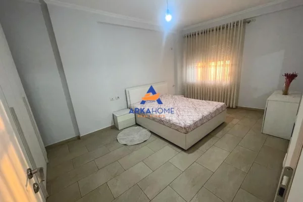 Shtepi me qera Apartament ne Tirane, 2+1, Mobilimi E mobiluar, Pagesa 526  Euro.