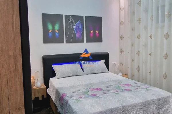 Shtepi ne shitje Apartament ne Tirane, 1+1, Mobilimi E mobiluar, Pagesa 505,263  Euro.